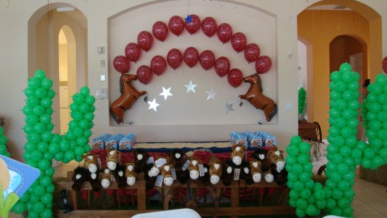 Gallery photo 1 of Balloonatic Event Decorators
