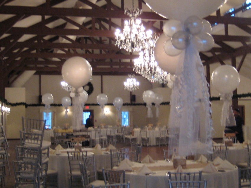 Hire Balloons Above Balloon Decor in Farmington, Connecticut