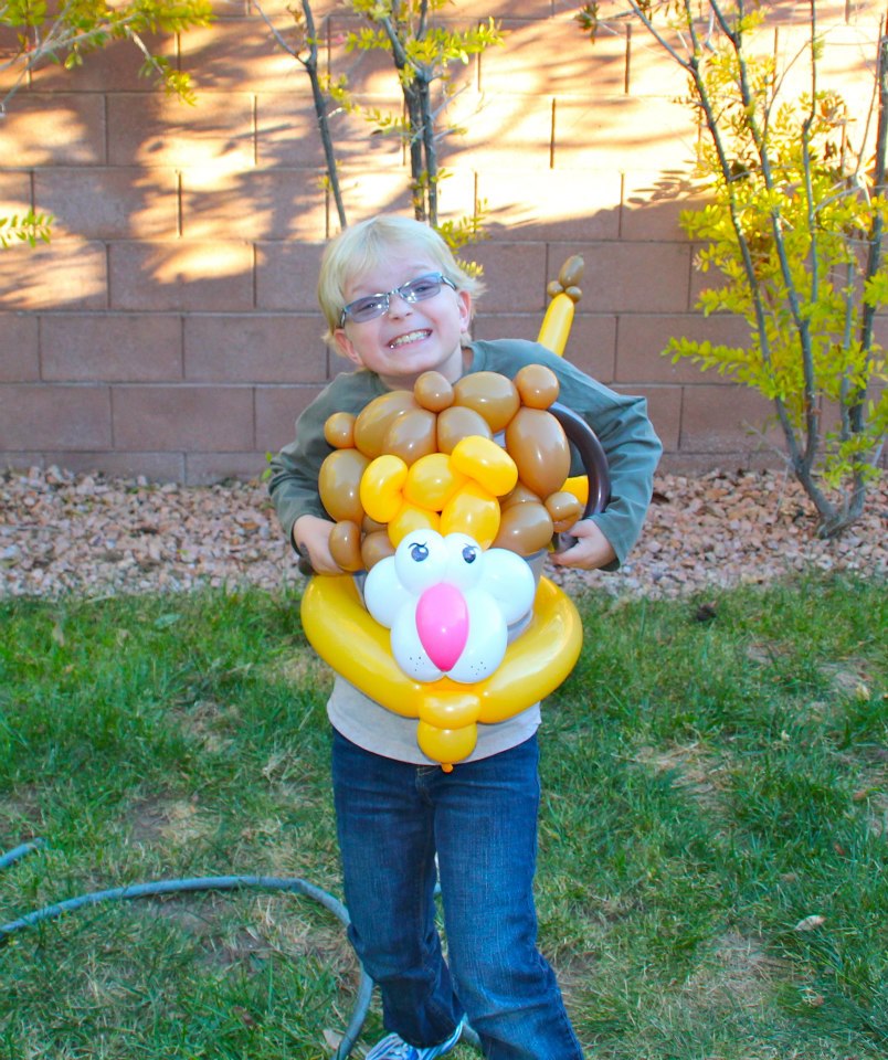 Hire Balloons With A Twist Children’s Party Entertainment in Las