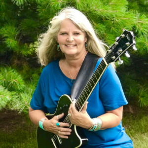 Barb Maxey - Singing Guitarist / Guitarist in Denton, Texas
