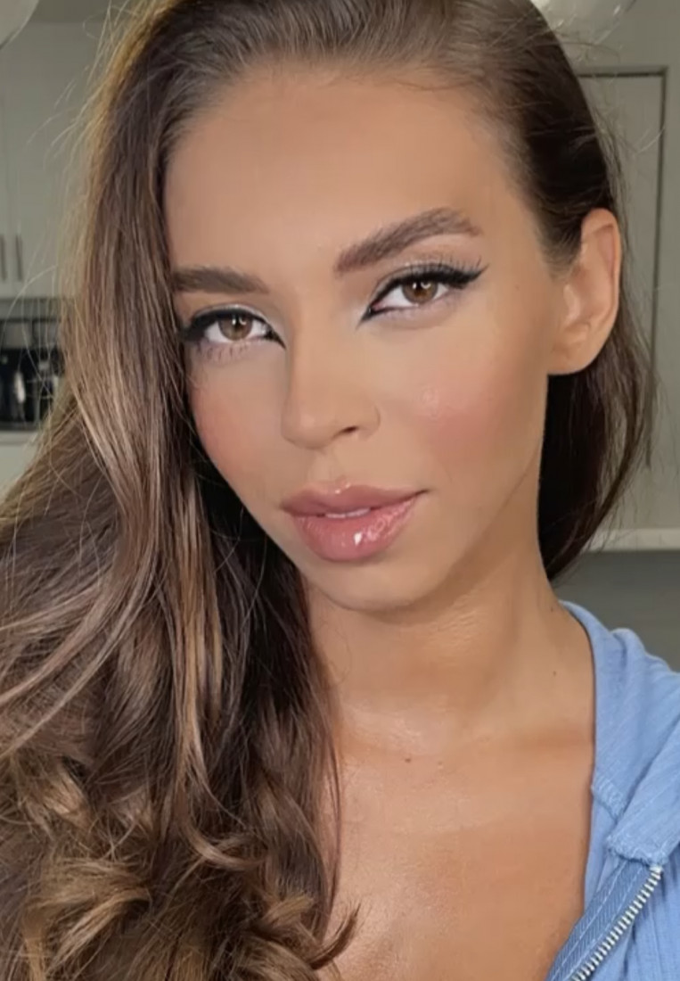 Hire Be a Ladie Makeup Makeup Artist in Miami, Florida