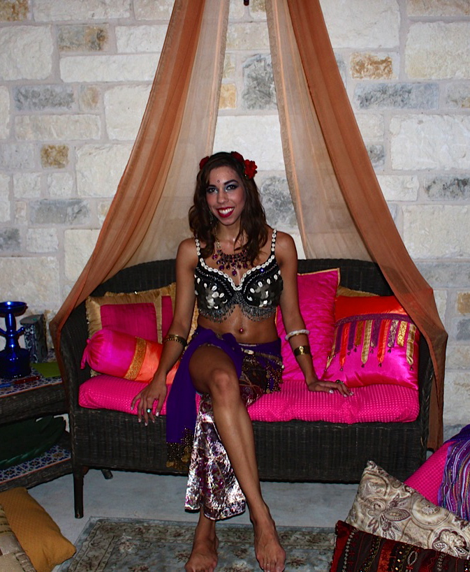 Gallery photo 1 of Bellydancer and Performer - Ahmeera