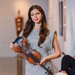 Biana - Classical Singer in Sunny Isles Beach, Florida