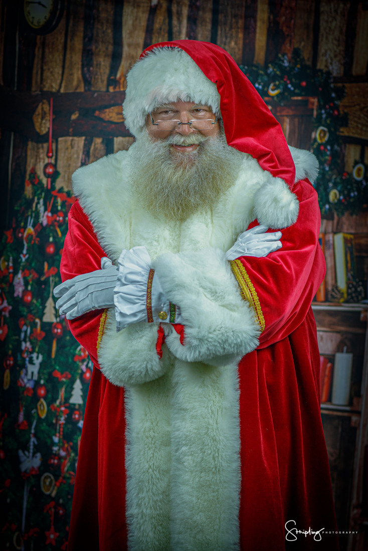 Hire Bigger than Life REAL Beard Santa - Santa Claus in Denton, Texas