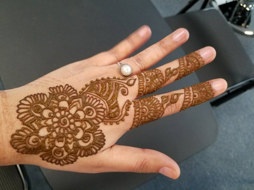 Hire Binis Henna Designs Henna Tattoo Artist in Quincy