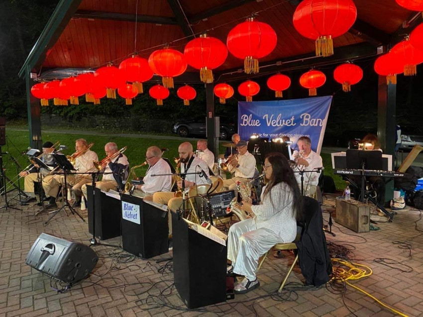 Hire Blue Velvet Big Band Big Band in Binghamton, New York