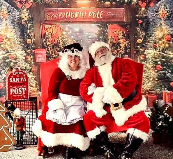 Gallery photo 1 of Santa and Mrs Claus for Hire