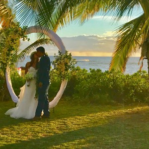 Bonnie Vannoy Music - Singing Guitarist in Koloa, Hawaii