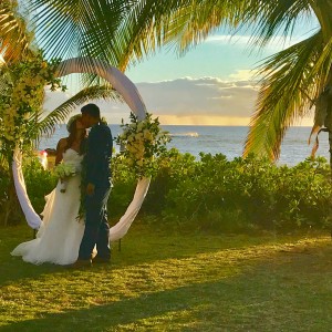 Bonnie Vannoy Music - Singing Guitarist / Wedding Musicians in Koloa, Hawaii