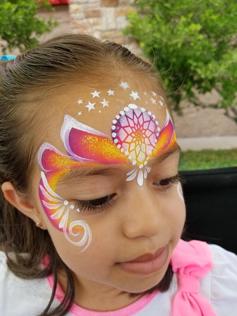 Hire Boone Dazzle Me Face Painting Face Painter in Dallas, Texas