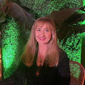 Borka: Tarot and Palm Reader, Astrologer and More... - Psychic Entertainment / Mardi Gras Entertainment in Los Angeles, California