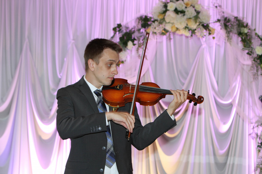 Hire Brian Ostrega, Violinist Violinist in Chicago, Illinois