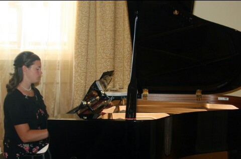 Gallery photo 1 of BrittMarie Wedding Pianist