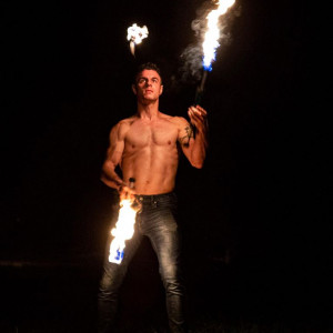 Danny Drake - Juggler / Burlesque Entertainment in Boston, Massachusetts