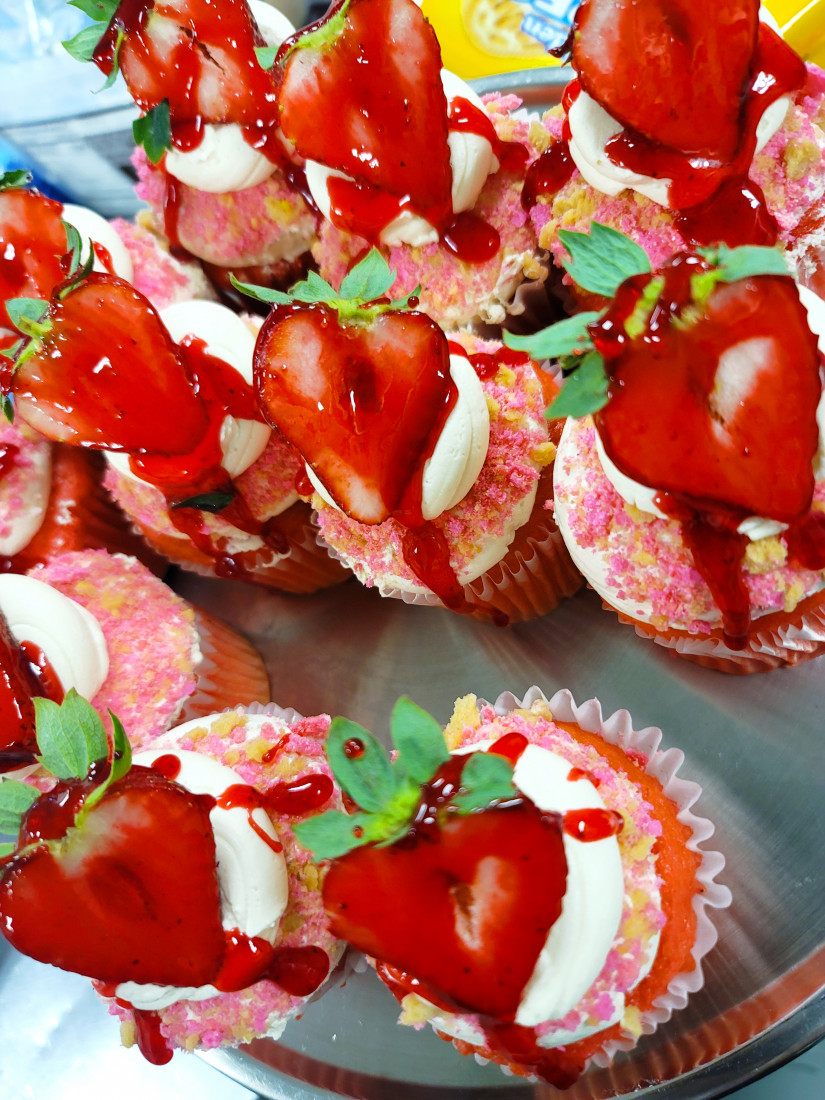 Hire Cakes by Cynthia Food Truck in Halethorpe, Maryland