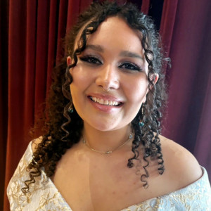 Calming Vocalise - Classical Singer in Winterset, Iowa