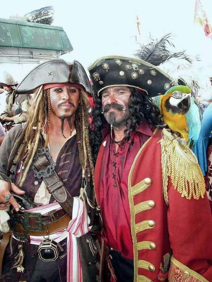 Gallery photo 1 of Captain morgan or black beard pirate