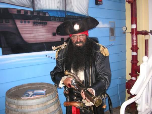 Gallery photo 2 of Captain morgan or black beard pirate