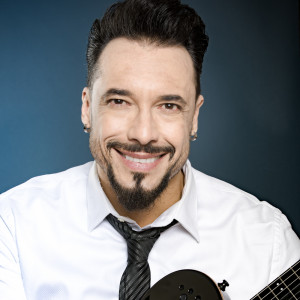 Carlos Dias - Singing Guitarist in Torrance, California