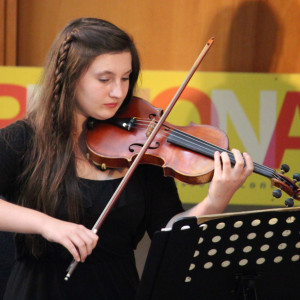 Caroline Willett Violin - Violinist / Strolling Violinist in Pittsburgh, Pennsylvania