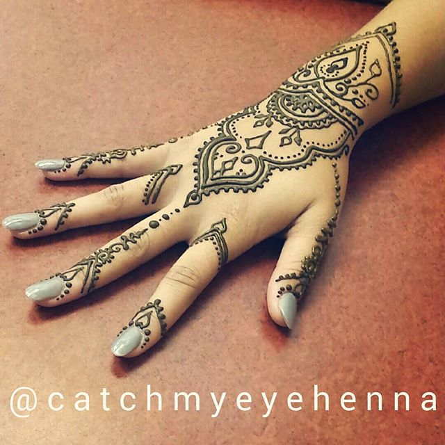 Gallery photo 1 of Catch My Eye Henna