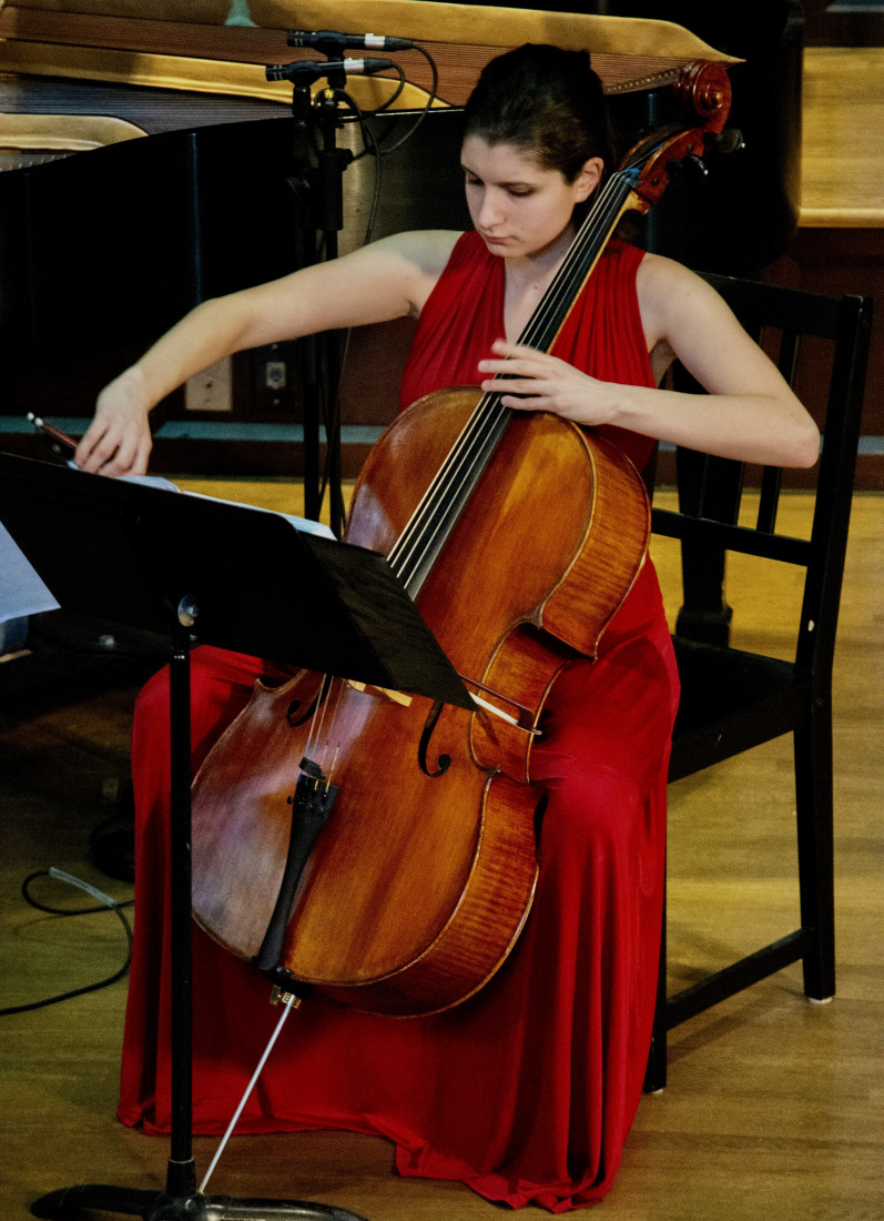 Gallery photo 1 of Eliana Zimmerman, Cellist