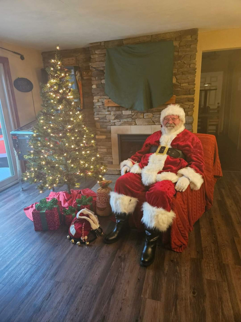 Gallery photo 1 of Central Wisconsin Santa