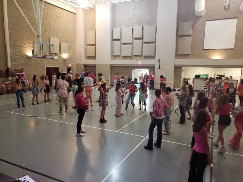 Gallery photo 1 of C&H Square Dancing