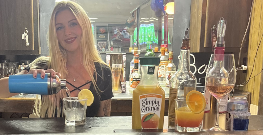 Hire Champagne Sisters - Bartender In Cincinnati, Ohio