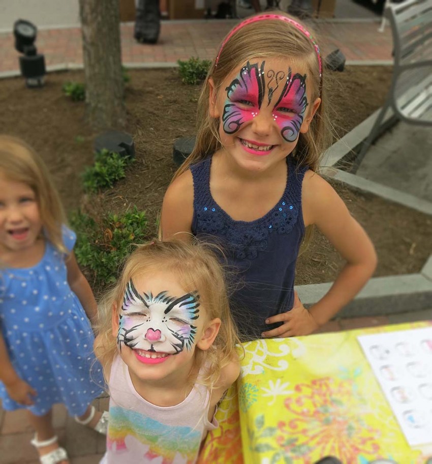 Gallery photo 1 of Cheek To Cheek Face Painting