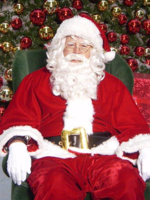 Hire Chicago Santas - Santa Claus in Schaumburg, Illinois