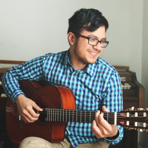 Chris Lee-Rodriguez: Solo Guitarist