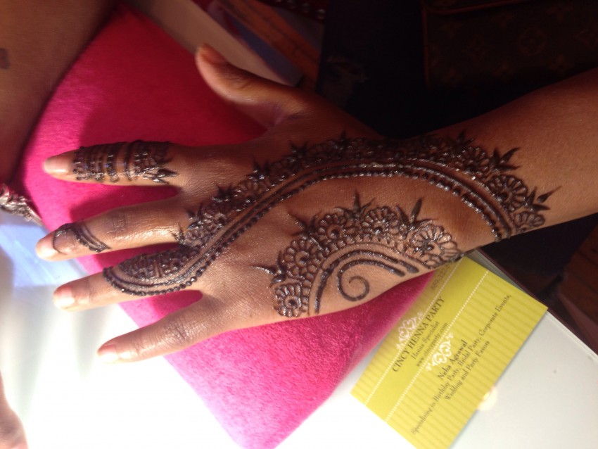 Hire Cincy Henna Party Henna Tattoo Artist in Cincinnati