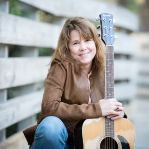 Cindy Woods - Singing Guitarist in Carmichael, California