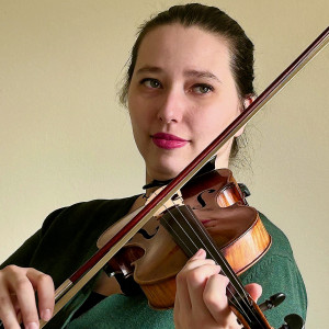 Clare Larsen - Violinist in Seattle, Washington