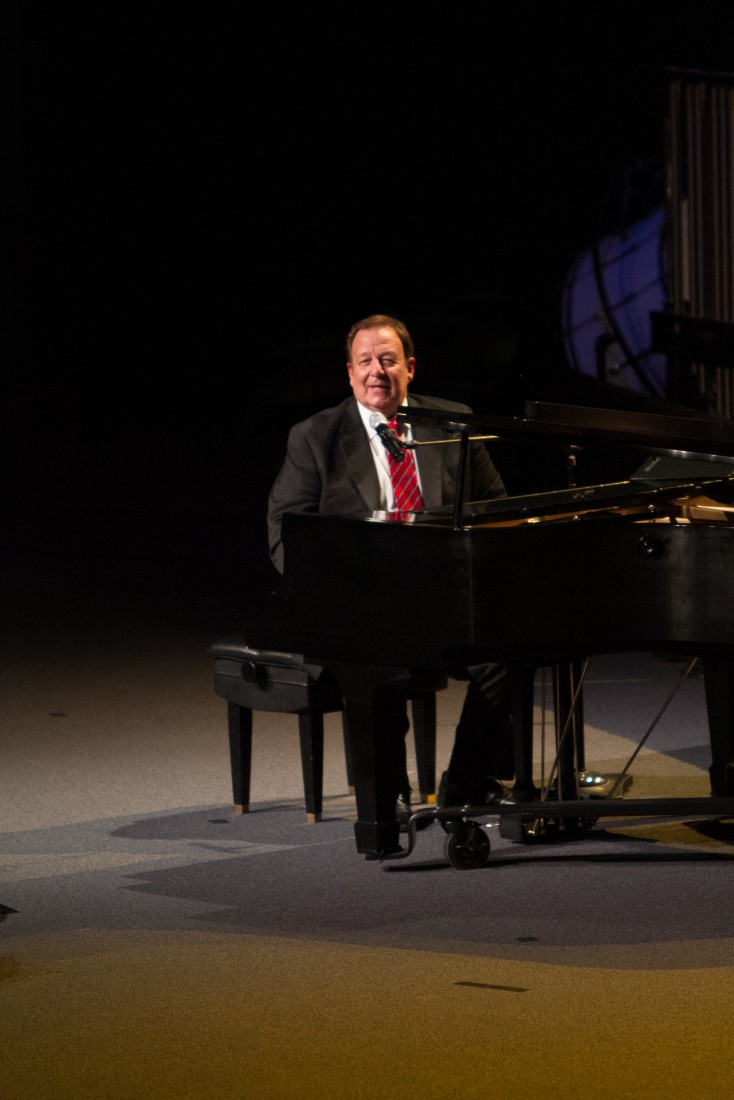 Hire Classical To Christian Pianist In Dallas Texas