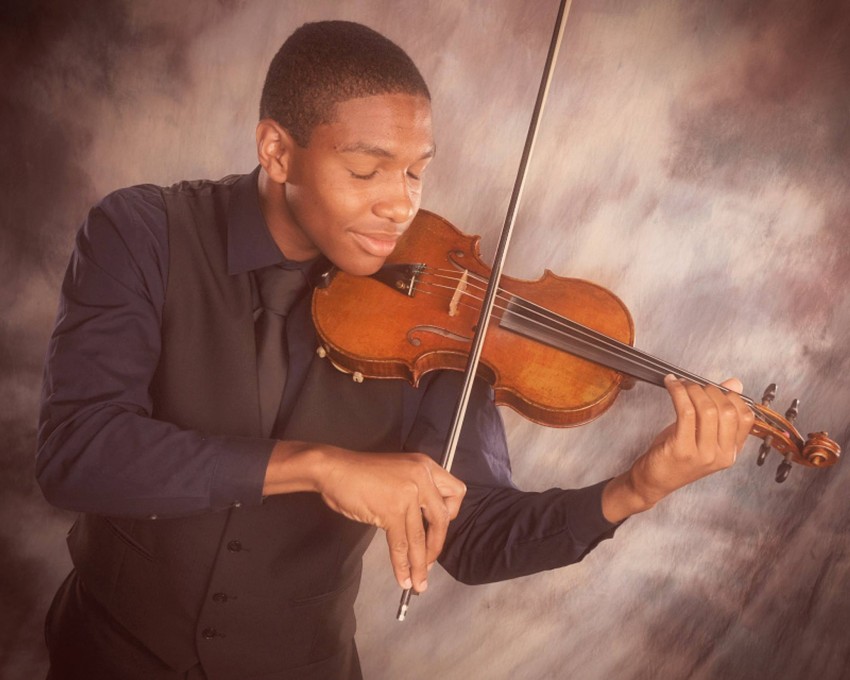 Hire Classical Violinist Violinist in Philadelphia, Pennsylvania
