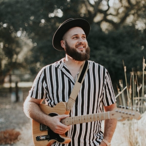 Timothy Metcalfe - Singing Guitarist in Santa Maria, California