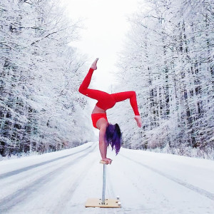 Elaina M. - Contortionist/Handbalance - Balancing Act in Garden City, Michigan