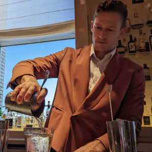 Craft Cocktail Bartender