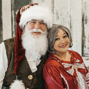 Santa Craig Cringle & That Filipina Mrs. Claus - Santa Claus / Storyteller in Huntsville, Alabama
