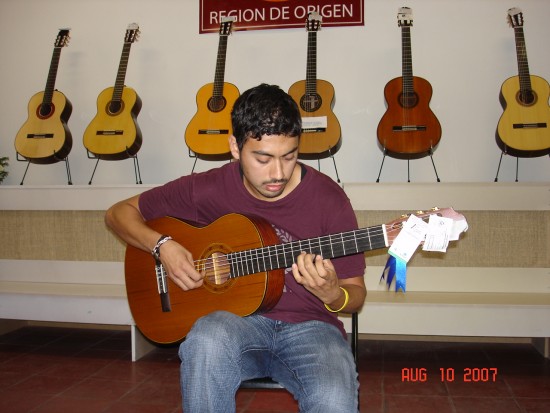 Gallery photo 1 of Cruz Rodriguez- Classical/Spanish Guitarist