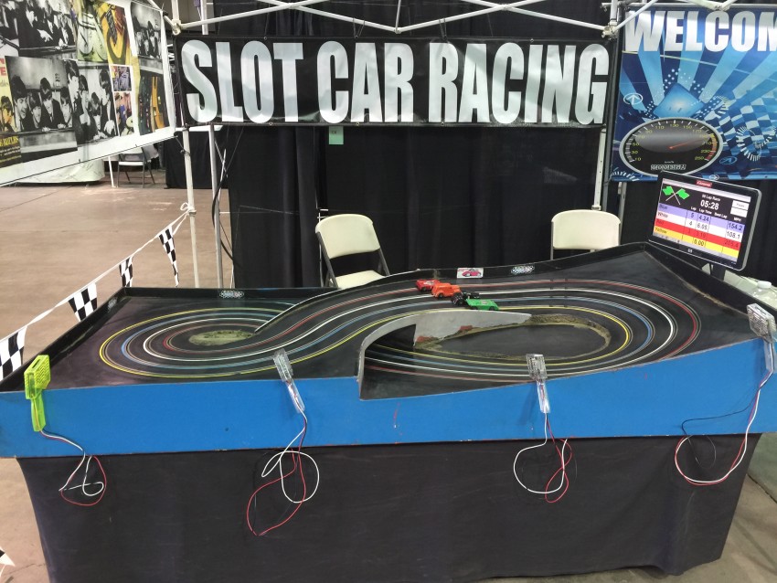 Gallery photo 1 of Cruzin Slot Car Racing