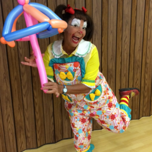 Daisy Bee - Balloon Twister / Outdoor Party Entertainment in San Antonio, Texas