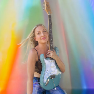 Danni Stefanetti - Singing Guitarist in Palm Springs, California