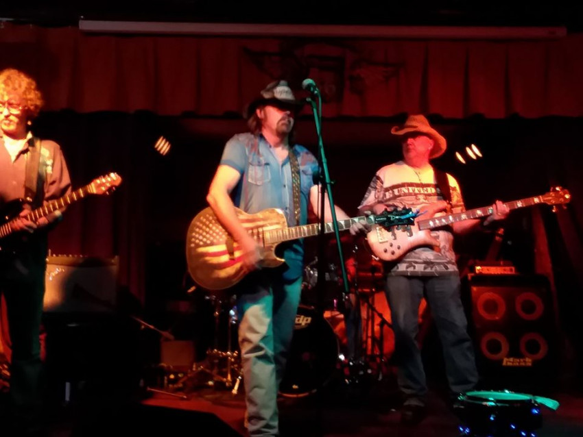 Hire David Kane and Breakin Chains Country Band in Glendale, Arizona