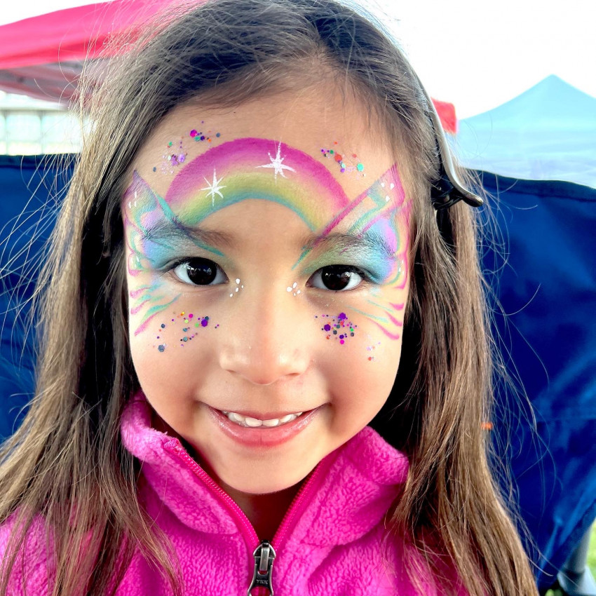 Gallery photo 1 of Dazzle Me Face Painting