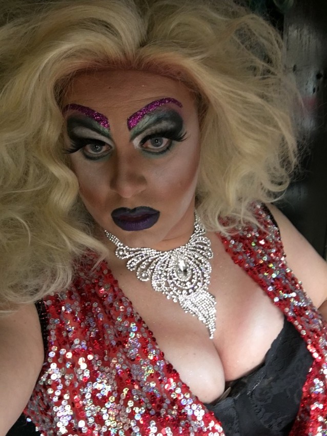 Hire DeeDee Dubois - Drag Queen in Rochester, New York