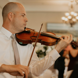 Adam Mikitzel Violinist - Violinist / Wedding Musicians in Burlington, Ontario