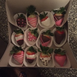 Dessert "chocolate covered strawberries"